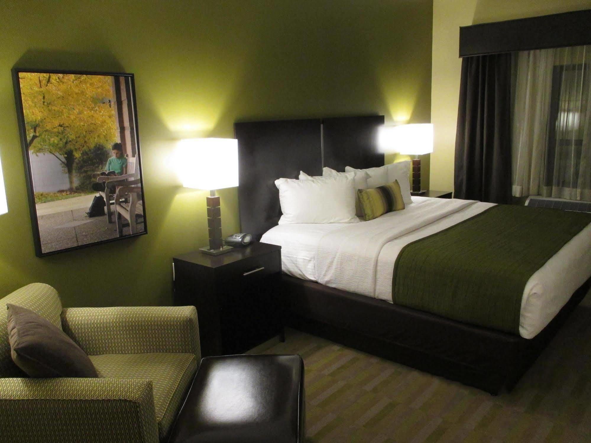 Best Western Plus Franciscan Square Inn & Suites Steubenville Exterior foto